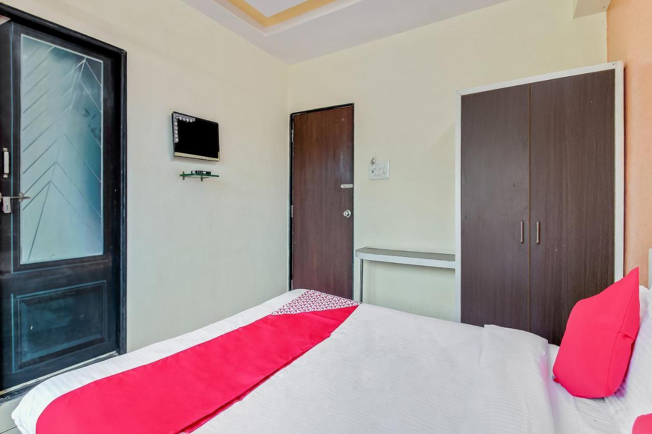 Oyo Flagship 48365 Hotel Shiva'S Castle Chalisgaon Zimmer foto