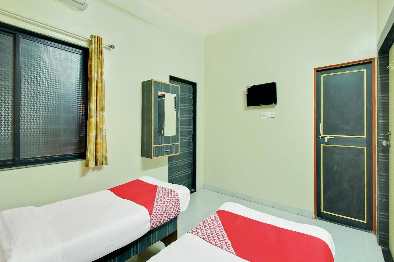 Oyo Flagship 48365 Hotel Shiva'S Castle Chalisgaon Zimmer foto