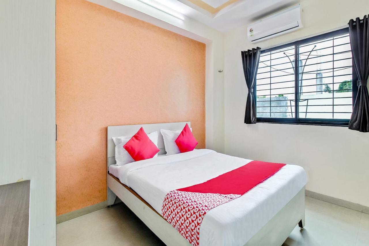 Oyo Flagship 48365 Hotel Shiva'S Castle Chalisgaon Zimmer foto
